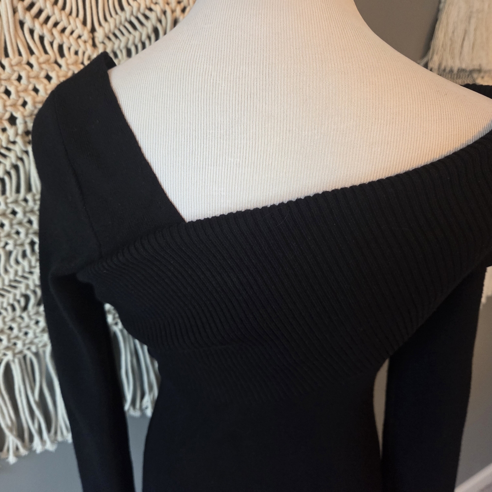 Evereve Black Asymmetrical Long Sleeve Sweater Dress - Picture 3 of 6